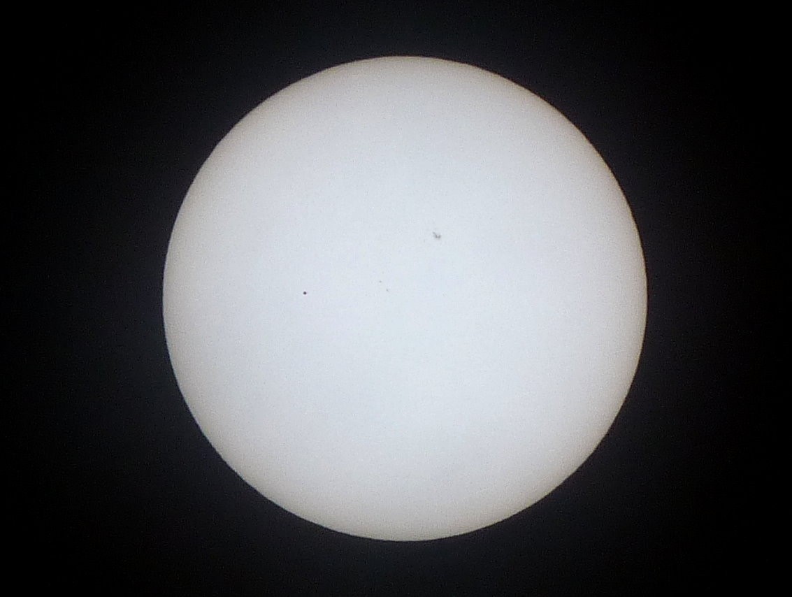 Merkurtransit am 09.05.2016 - Aufnahme mit Panasonic FZ45 bei 600 mm Brennweite und unbedingt notwendigem Objektiv-Sonnenschutzfilter